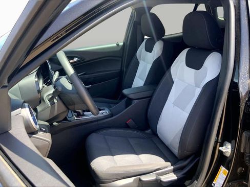 Used 2025 Chevrolet Trax LS FWD image 8