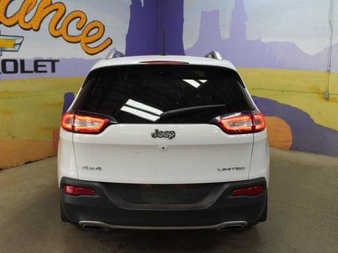 Used 2016 Jeep Cherokee Limited w/ Luxury Group AWD/4WD image 7