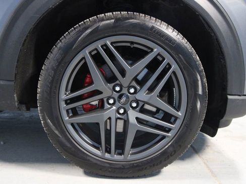 Used 2025 Ford Explorer ST-Line w/ Premium Package image 42