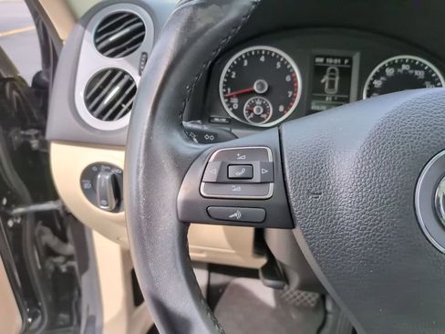 Used 2017 Volkswagen Tiguan SEL FWD image 20