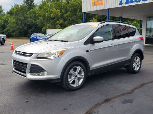 Used 2014 Ford Escape SE w/ Equipment Group 201A FWD image 2