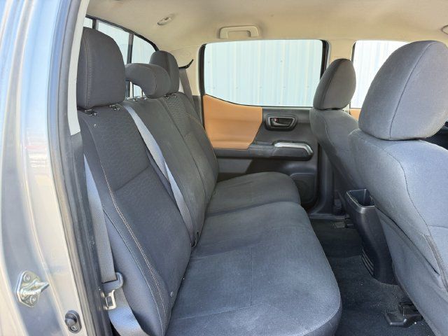 Used 2018 Toyota Tacoma SR5 RWD image 30