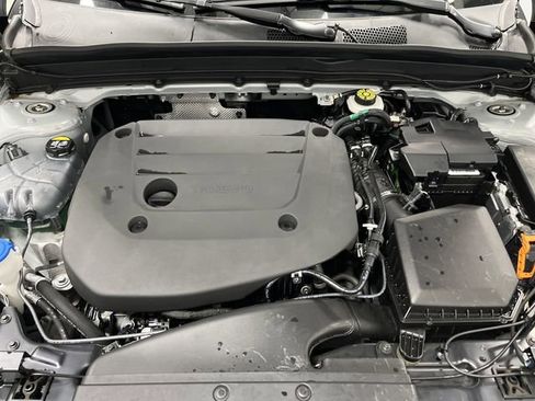 Used 2024 Volvo XC40 B5 Plus image 37