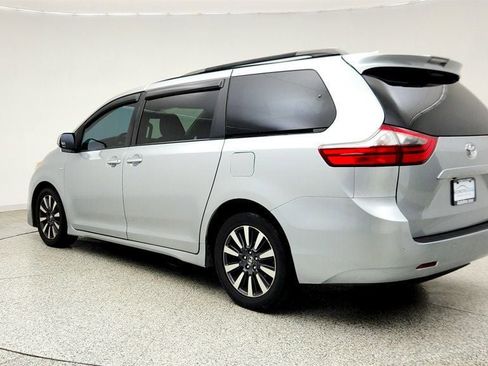 Used 2020 Toyota Sienna XLE Premium AWD/4WD image 7