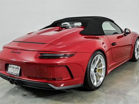 Used 2019 Porsche 911 Speedster RWD image 12