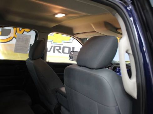 Used 2017 RAM 1500 ST w/ SXT Appearance Group AWD/4WD image 10