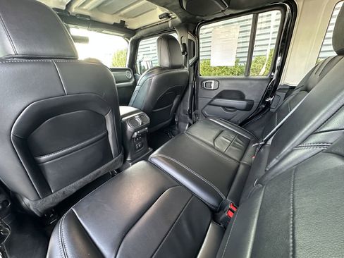 Used 2023 Jeep Wrangler Unlimited Sahara image 10