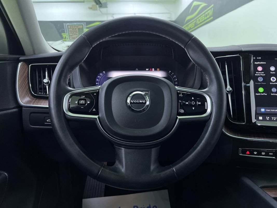 Used 2023 Volvo XC60 B5 Plus FWD image 19