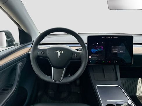 Used 2024 Tesla Model Y Long Range AWD/4WD image 22