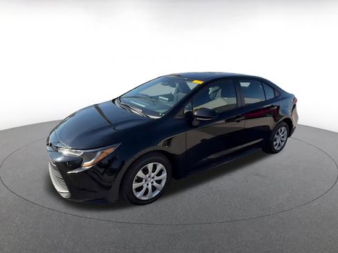 Used 2025 Toyota Corolla LE image 8