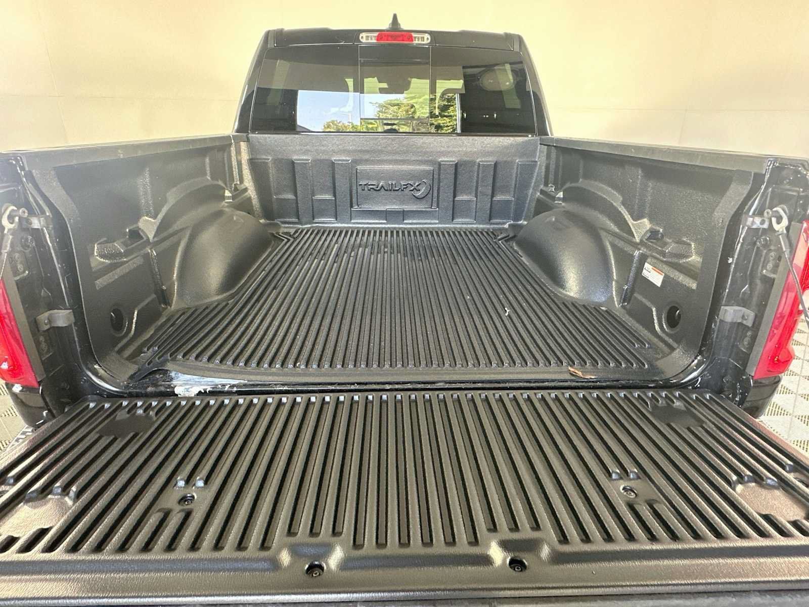 Used 2025 RAM 1500 Big Horn AWD/4WD image 25