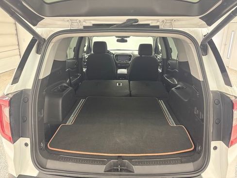 Used 2020 GMC Acadia AT4 image 30