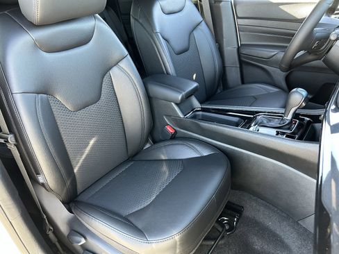 New 2026 Jeep Compass Latitude image 7