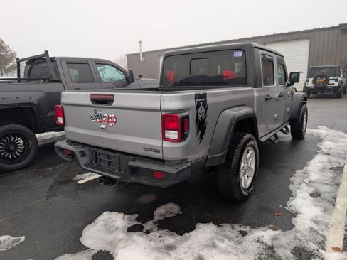Used 2020 Jeep Gladiator Sport w/ Quick Order Package 24S image 4
