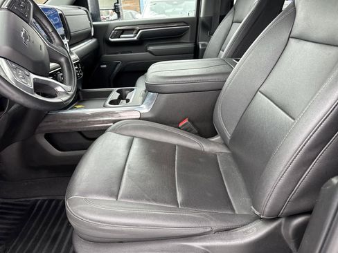 Used 2024 Chevrolet Silverado 2500 LTZ w/ LTZ Plus Package image 12