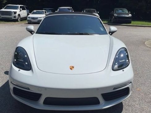 Used 2022 Porsche 718 Boxster RWD image 3
