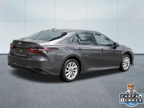 Used 2023 Toyota Camry LE FWD image 3