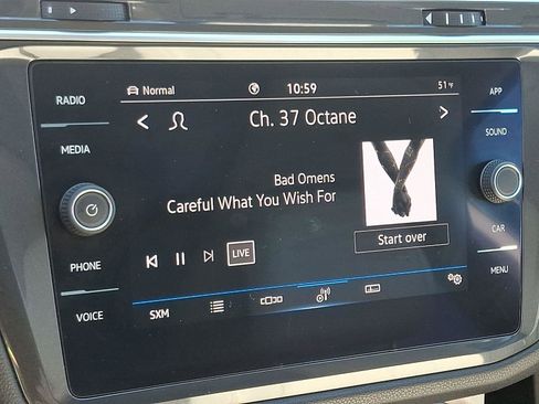 Used 2022 Volkswagen Tiguan SE image 18