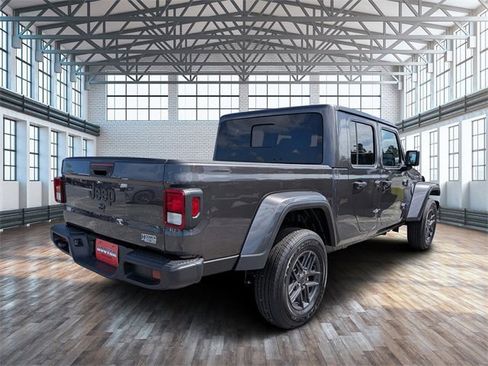 New 2025 Jeep Gladiator Sport image 4