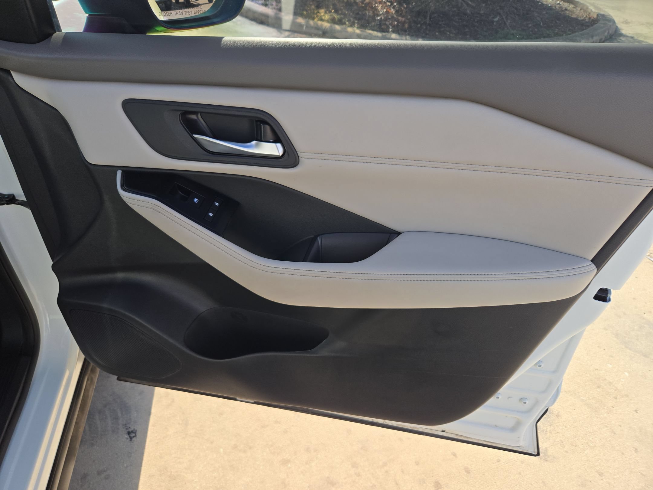 Used 2023 Nissan Rogue SV w/ SV Premium B Package FWD image 31