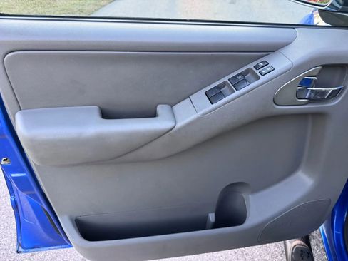 Used 2014 Nissan Frontier SL image 20