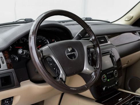 Used 2011 GMC Yukon Denali image 20