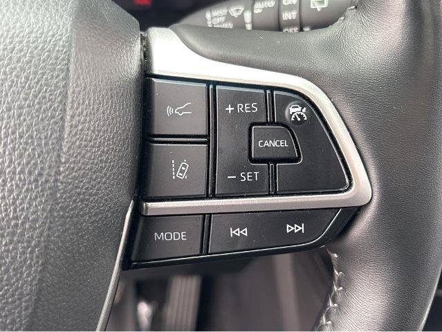 Used 2025 Toyota Highlander Platinum AWD/4WD image 21