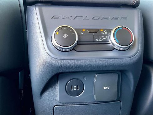 New 2026 Ford Explorer Active w/ Active Comfort Package RWD image 18
