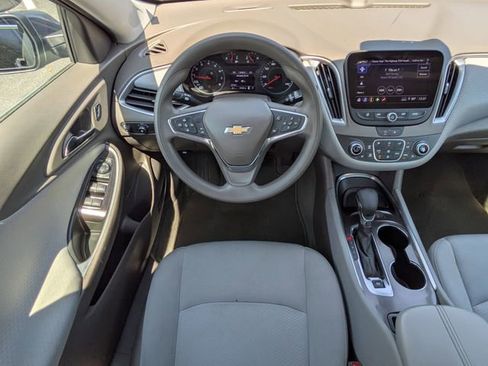 Used 2025 Chevrolet Malibu LT image 16