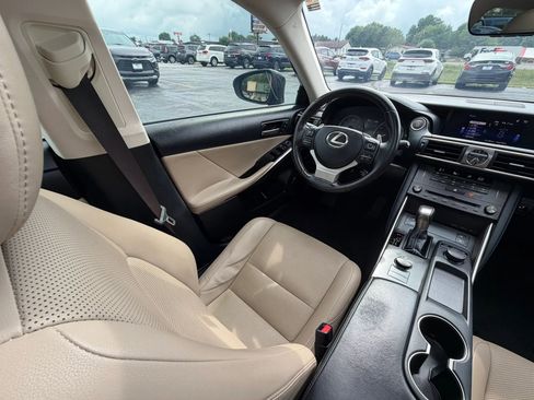 Used 2019 Lexus IS 300 w/ Premium Package RWD image 34