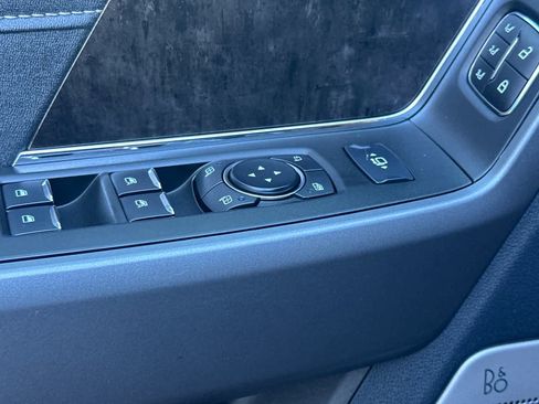 Certified 2025 Ford F250 Lariat w/ Lariat Ultimate Package image 13