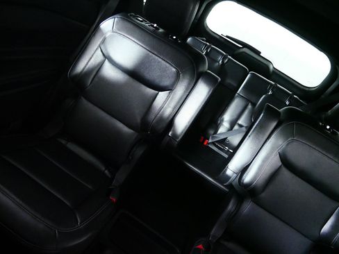 Used 2020 Ford Explorer Limited AWD/4WD image 12