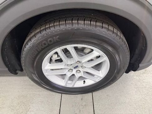 New 2026 Ford Explorer Active RWD image 5