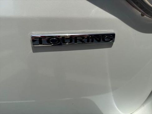 Used 2014 Honda Odyssey Touring image 8