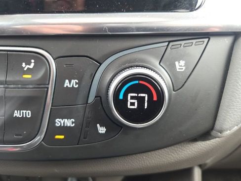 Used 2019 Chevrolet Traverse Premier image 36