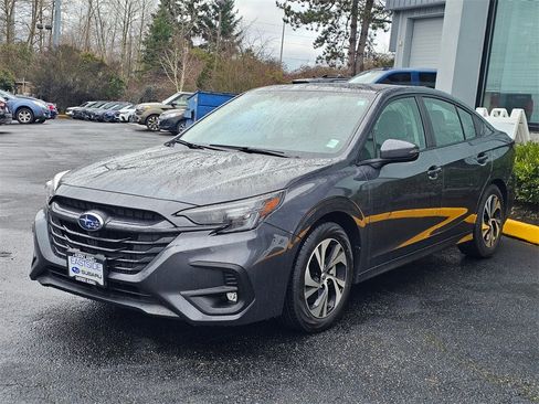Used 2025 Subaru Legacy Premium image 3