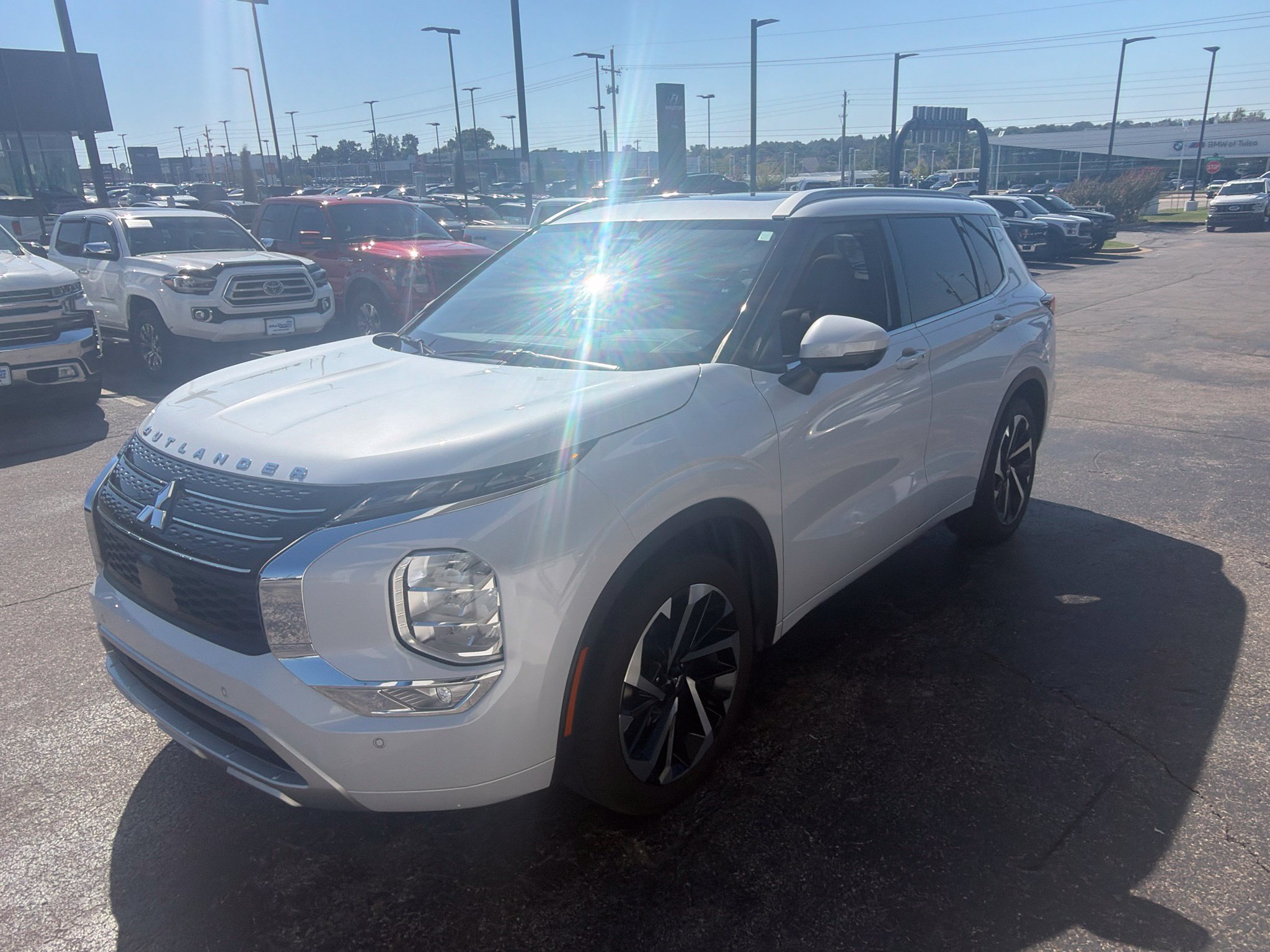 Used 2024 Mitsubishi Outlander SEL FWD image 3