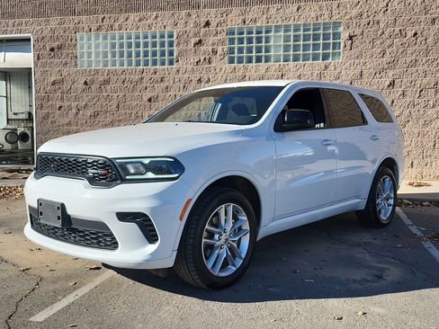 Used 2023 Dodge Durango GT image 1