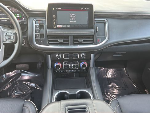 Used 2023 GMC Yukon SLT w/ SLT Premium Package AWD/4WD image 16