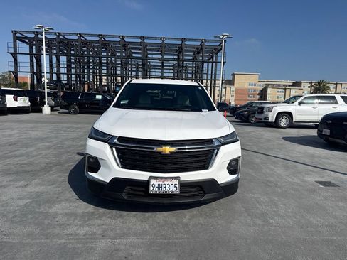 Used 2023 Chevrolet Traverse LS FWD image 2