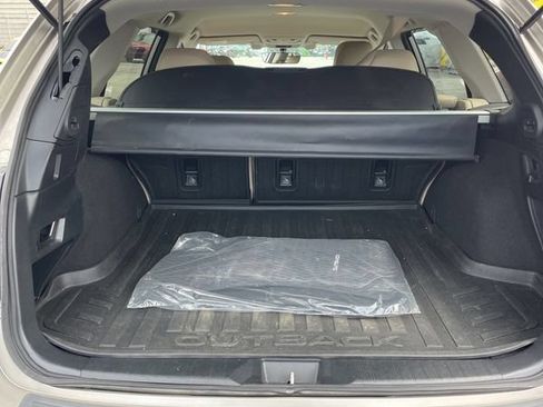 Used 2017 Subaru Outback 2.5i Premium AWD/4WD image 35