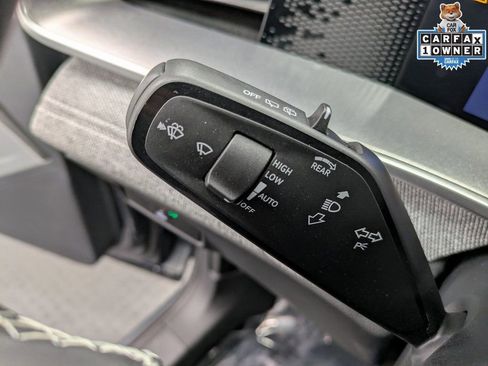 Used 2025 Volkswagen Tiguan S image 19