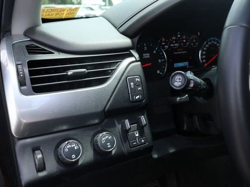 Used 2017 Chevrolet Suburban LT AWD/4WD image 16