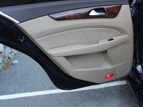 Used 2014 Mercedes-Benz CLS 550 4MATIC image 14