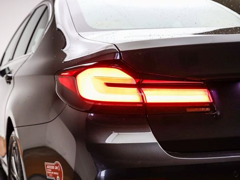 Certified 2023 BMW 530e w/ Premium Package image 10