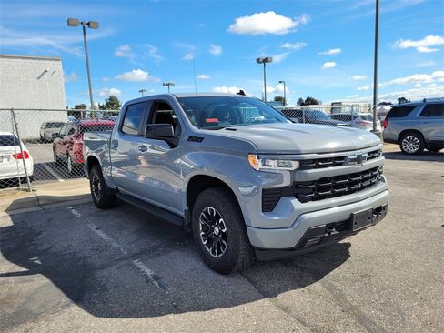 Used 2024 Chevrolet Silverado 1500 RST w/ Z71 Off-Road Package image 3