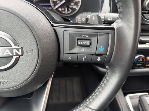 Used 2023 Nissan Pathfinder SV AWD/4WD image 25