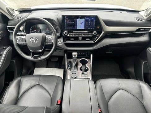 Used 2021 Toyota Highlander Limited AWD/4WD image 56
