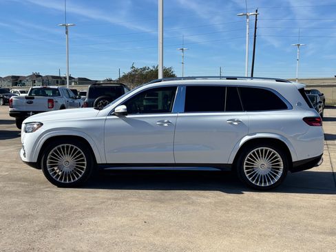 Used 2025 Mercedes-Benz Maybach GLS 600 4MATIC image 7
