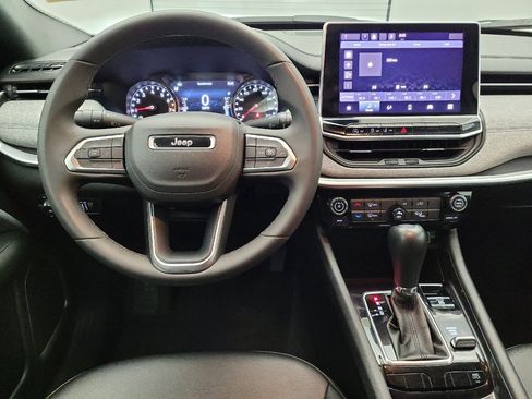 Used 2024 Jeep Compass Latitude image 22